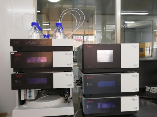 高效液相色谱仪（紫外检测器+电雾式检测器）(HPLC)