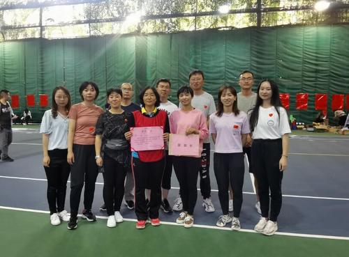 积极参与趣味运动会